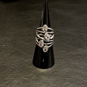 Beautiful sterling silver cz vine ring size 6.75